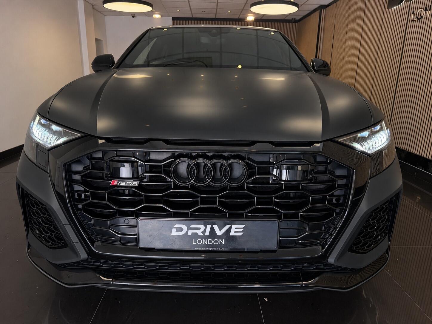Audi RSQ8
